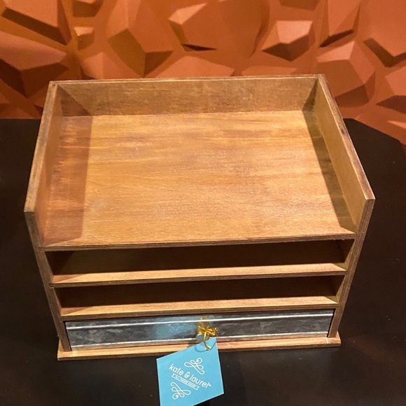 NWT Kate and Laurel Metal and Wooden Desk Organizer